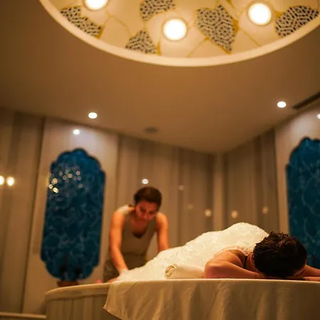 Hotel Almira Thermal & Convention Center 5*